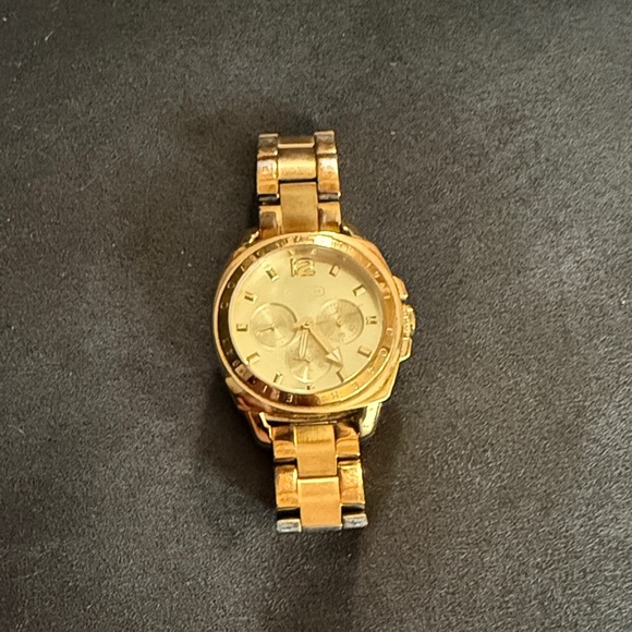 Coach Gold Women's Watch - Picture 1 of 2